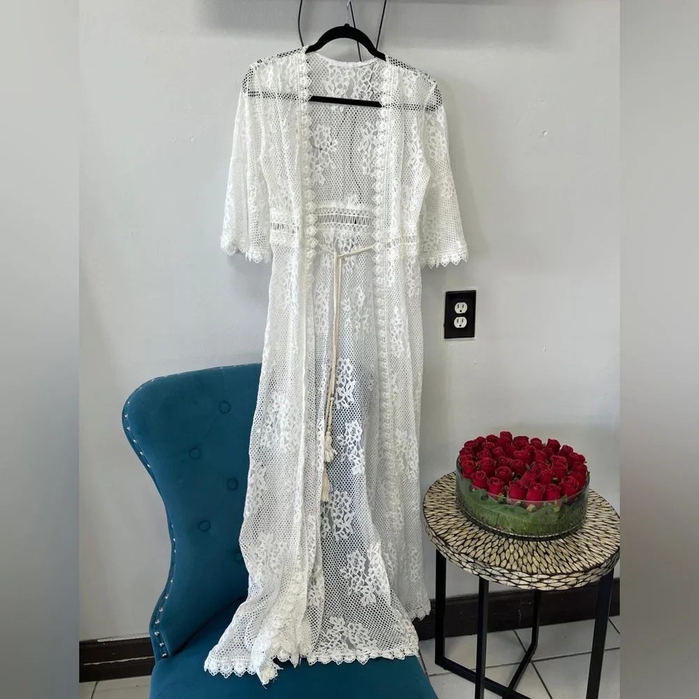 Elegant White Lace Cover-Up - Picture 1 of 3